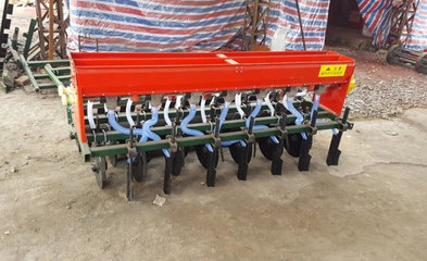 山西新絳新達(dá)2BFG-14A施肥播種機(jī) 高效施肥撒播雙保險(xiǎn)，助力農(nóng)田增產(chǎn)
